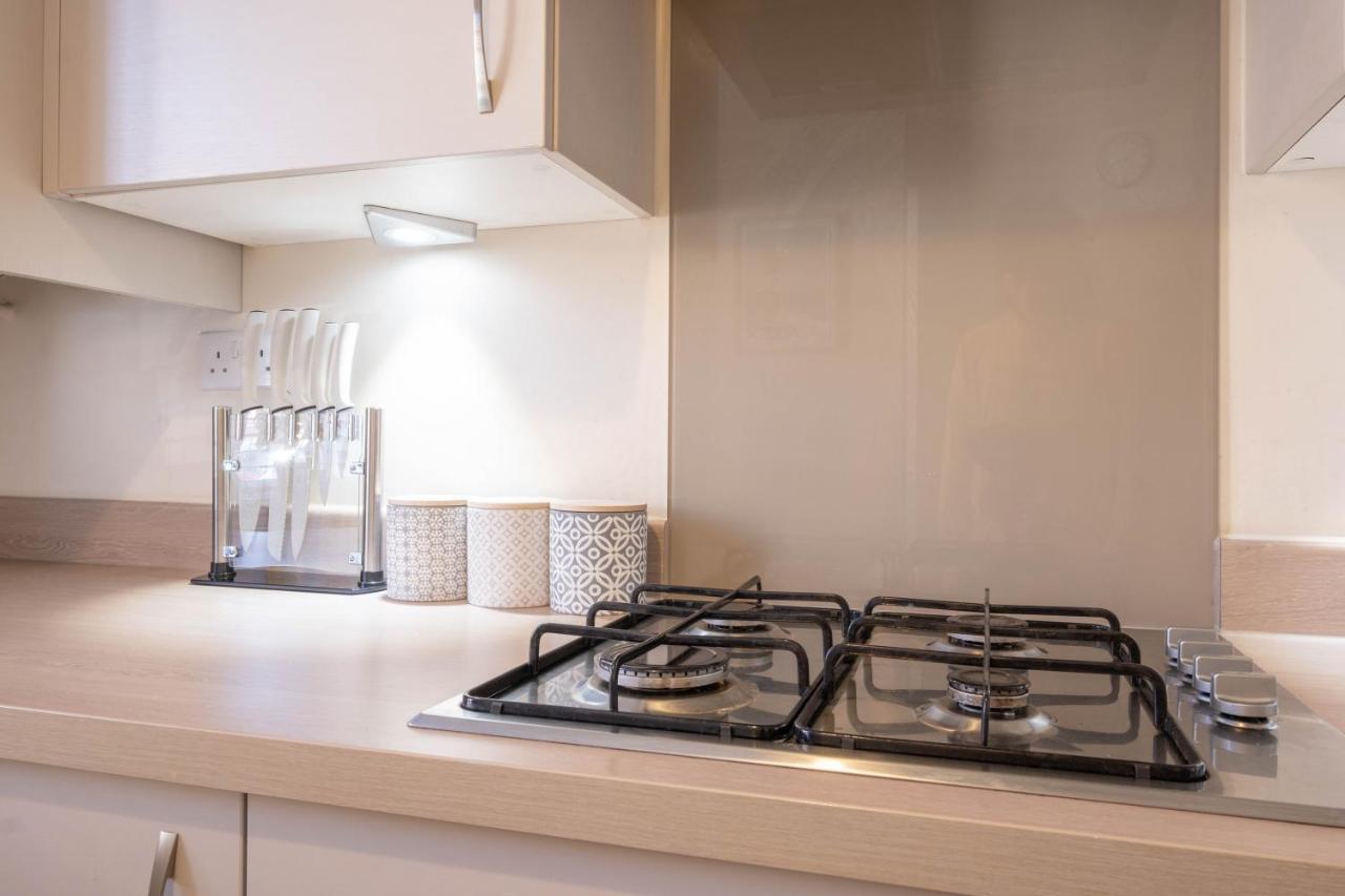 Beautiful And Comfortable Home Away From Home With Free Parking, Fast Wifi And White Crisp Hotel Standard Linen Hosted By Our Home Short Stays Нортхемптон Экстерьер фото