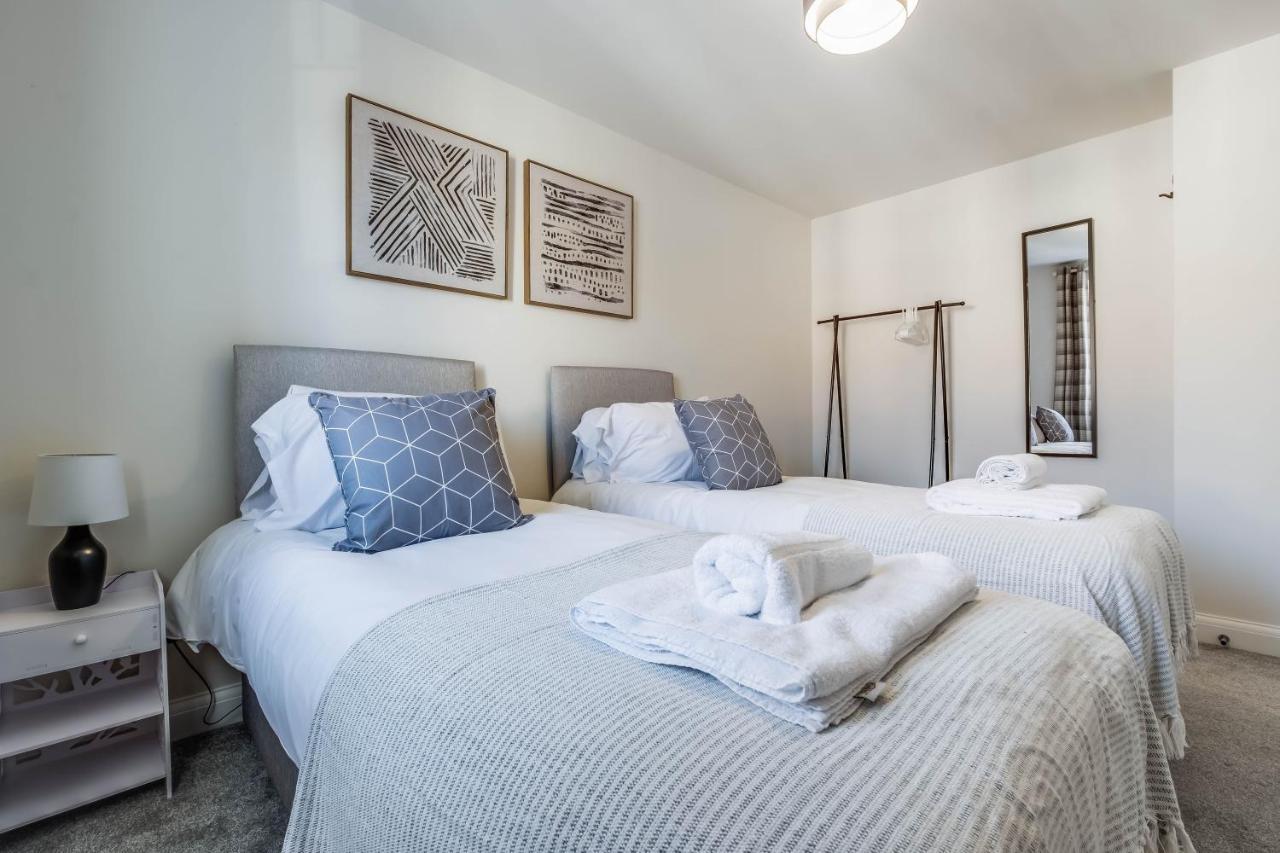 Beautiful And Comfortable Home Away From Home With Free Parking, Fast Wifi And White Crisp Hotel Standard Linen Hosted By Our Home Short Stays Нортхемптон Экстерьер фото