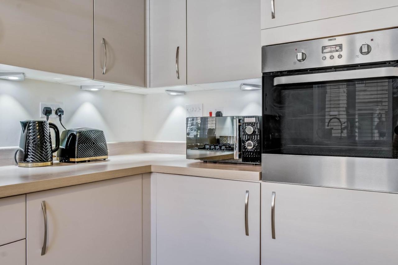 Beautiful And Comfortable Home Away From Home With Free Parking, Fast Wifi And White Crisp Hotel Standard Linen Hosted By Our Home Short Stays Нортхемптон Экстерьер фото