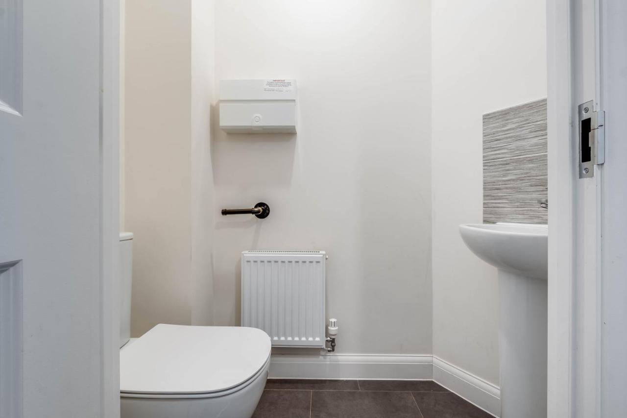 Beautiful And Comfortable Home Away From Home With Free Parking, Fast Wifi And White Crisp Hotel Standard Linen Hosted By Our Home Short Stays Нортхемптон Экстерьер фото