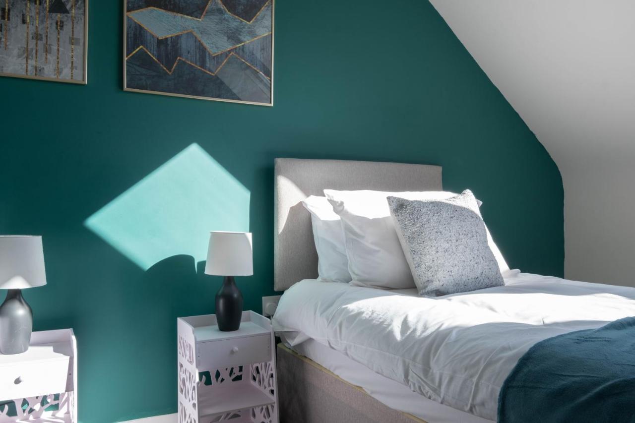 Beautiful And Comfortable Home Away From Home With Free Parking, Fast Wifi And White Crisp Hotel Standard Linen Hosted By Our Home Short Stays Нортхемптон Экстерьер фото